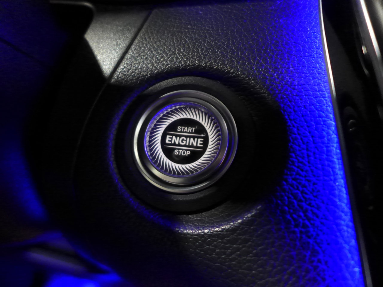 Used 2020 Mercedes-Benz GLC 300 image 24