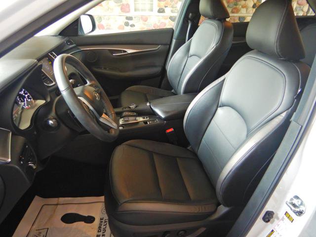 Used 2023 INFINITI QX50 Luxe AWD/4WD image 12