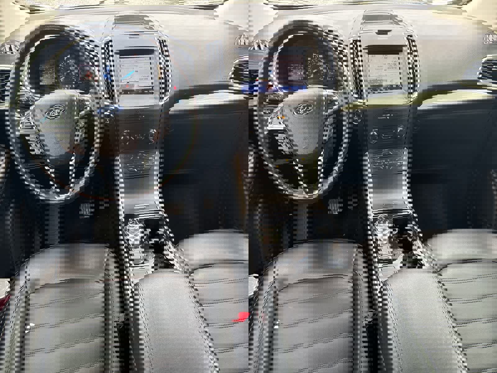 Used 2020 Ford Edge SEL w/ Convenience Package image 3