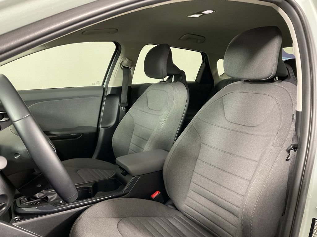 Used 2025 Kia K4 EX FWD image 11