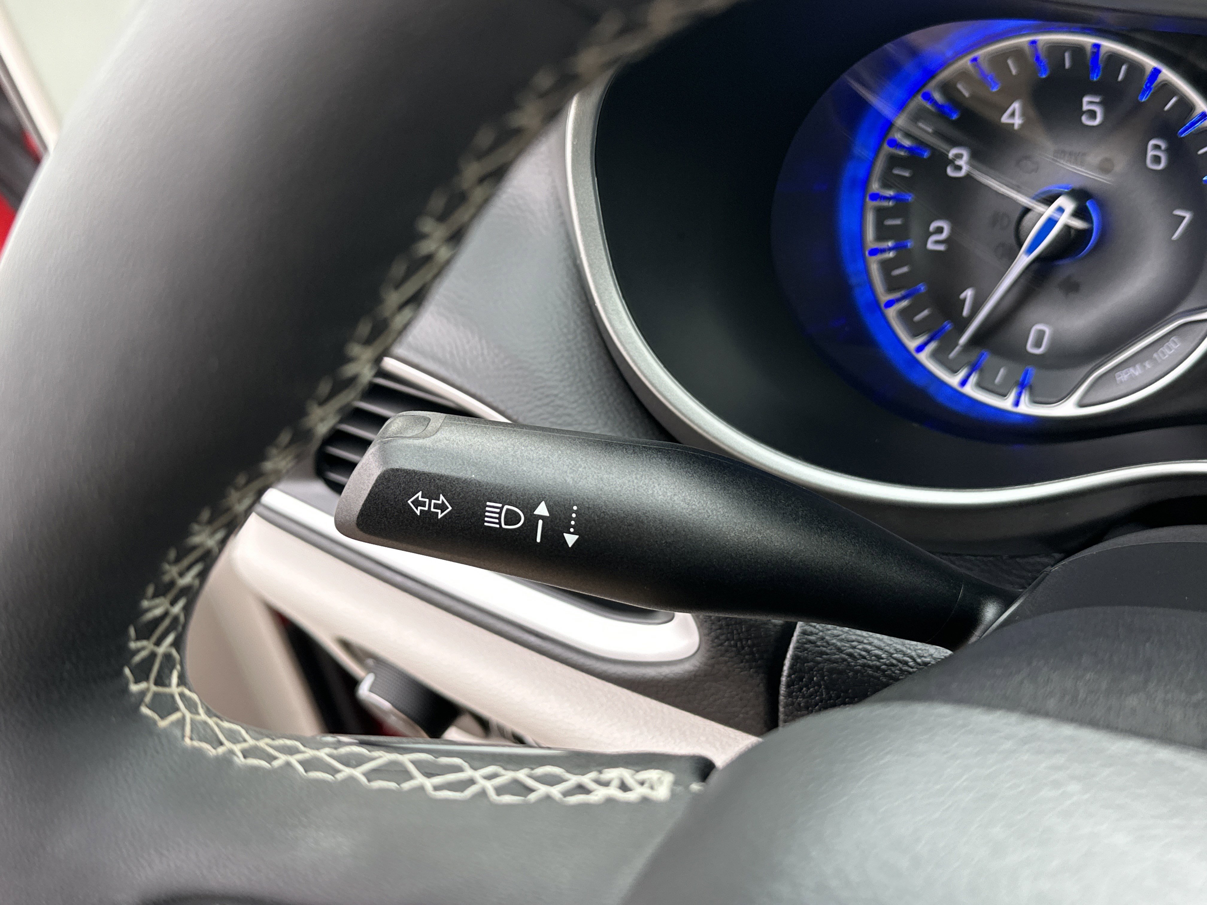 Used 2024 Chrysler Pacifica Touring-L image 17