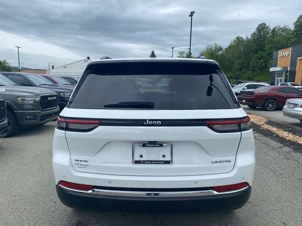 Used 2023 Jeep Grand Cherokee Limited AWD/4WD image 3
