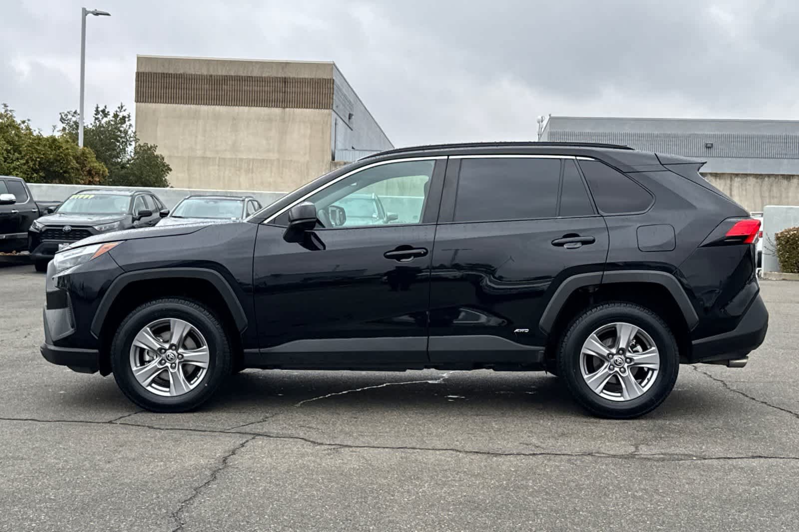 Certified 2024 Toyota RAV4 LE AWD/4WD image 9