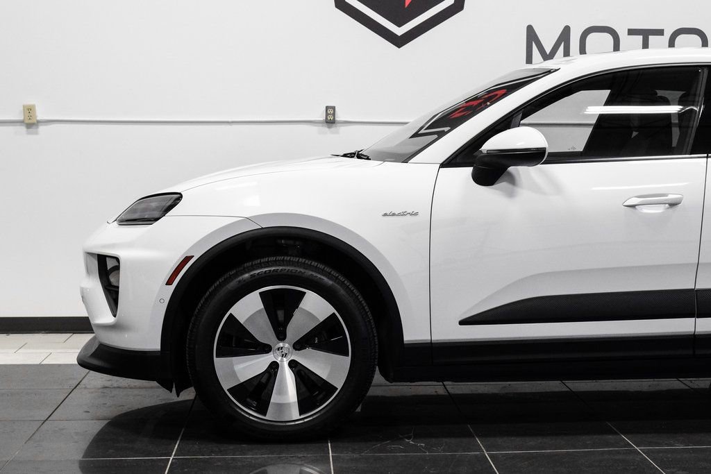 Used 2024 Porsche Macan 4 Electric AWD/4WD image 16