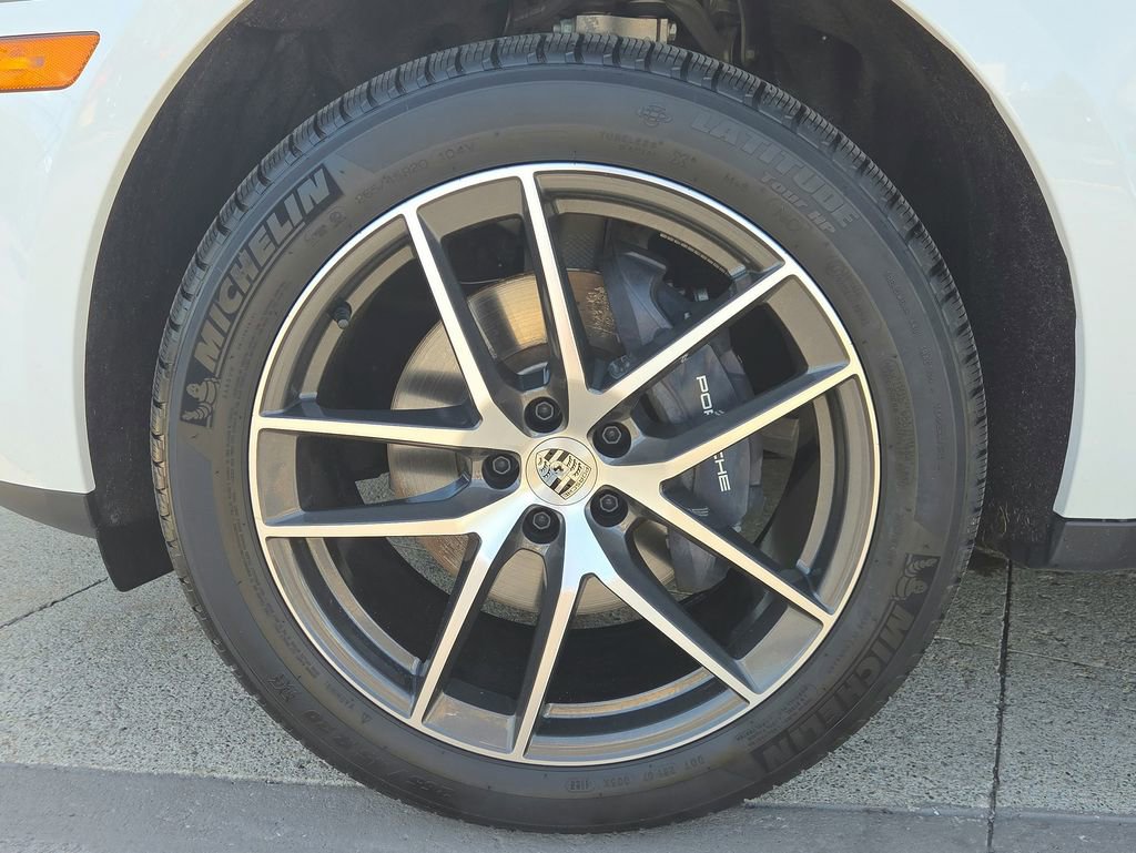 Certified 2026 Porsche Macan AWD/4WD image 24