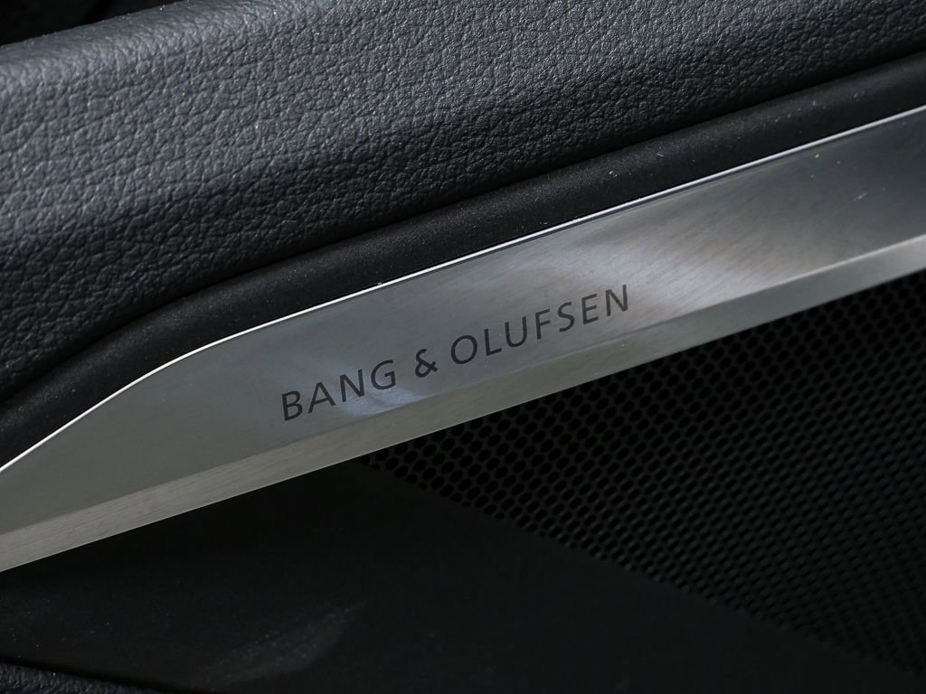 Used 2024 Audi Q8 e-tron Prestige w/ Prestige Package image 7