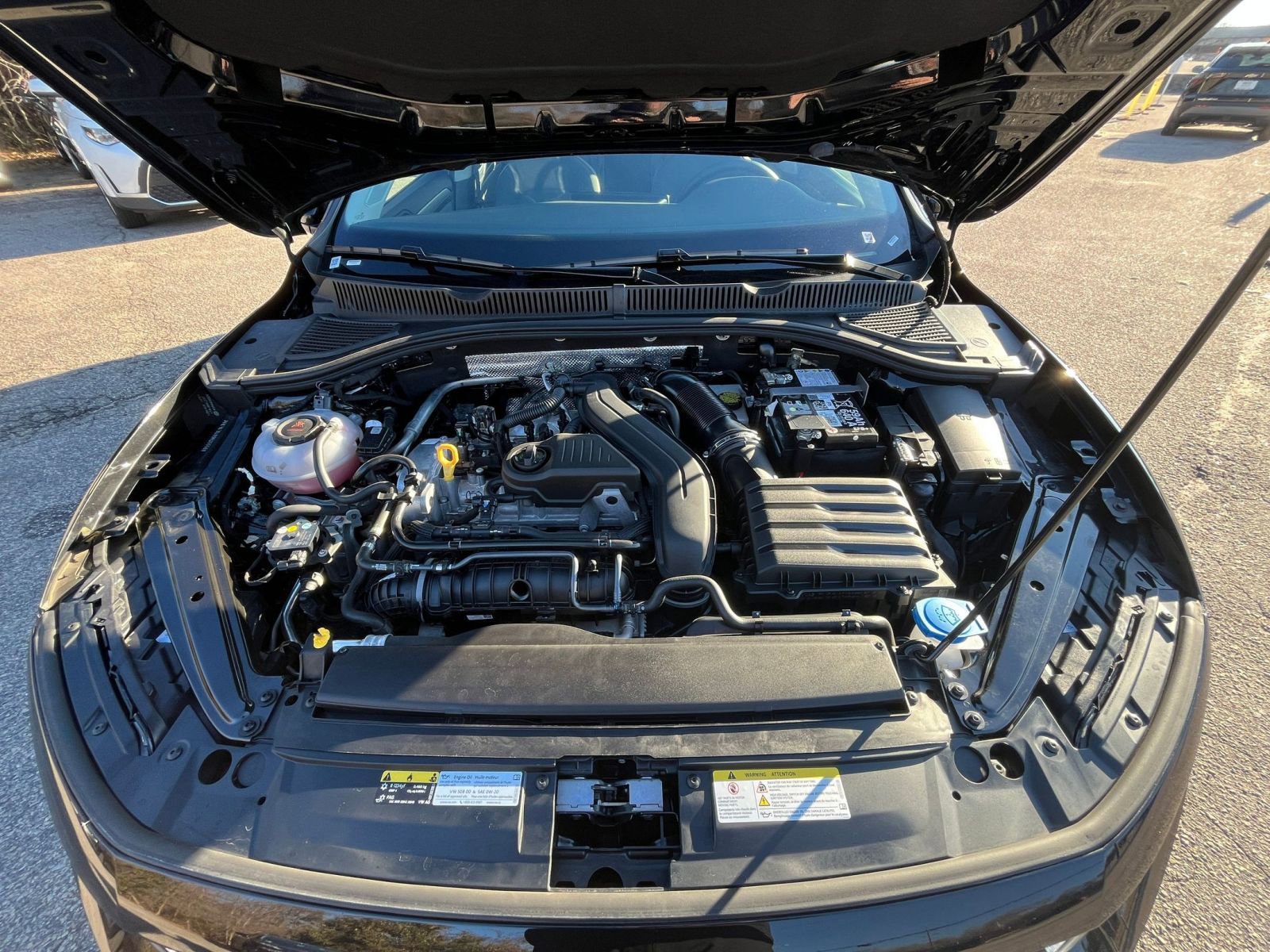 Used 2025 Volkswagen Jetta SE image 31