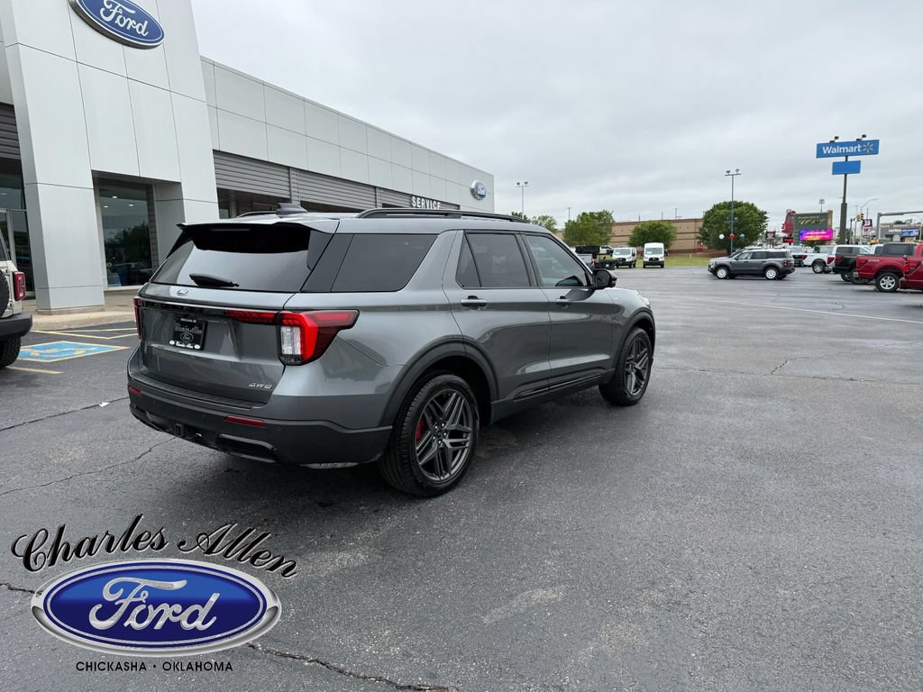 Used 2025 Ford Explorer ST-Line w/ Premium Package AWD/4WD image 3