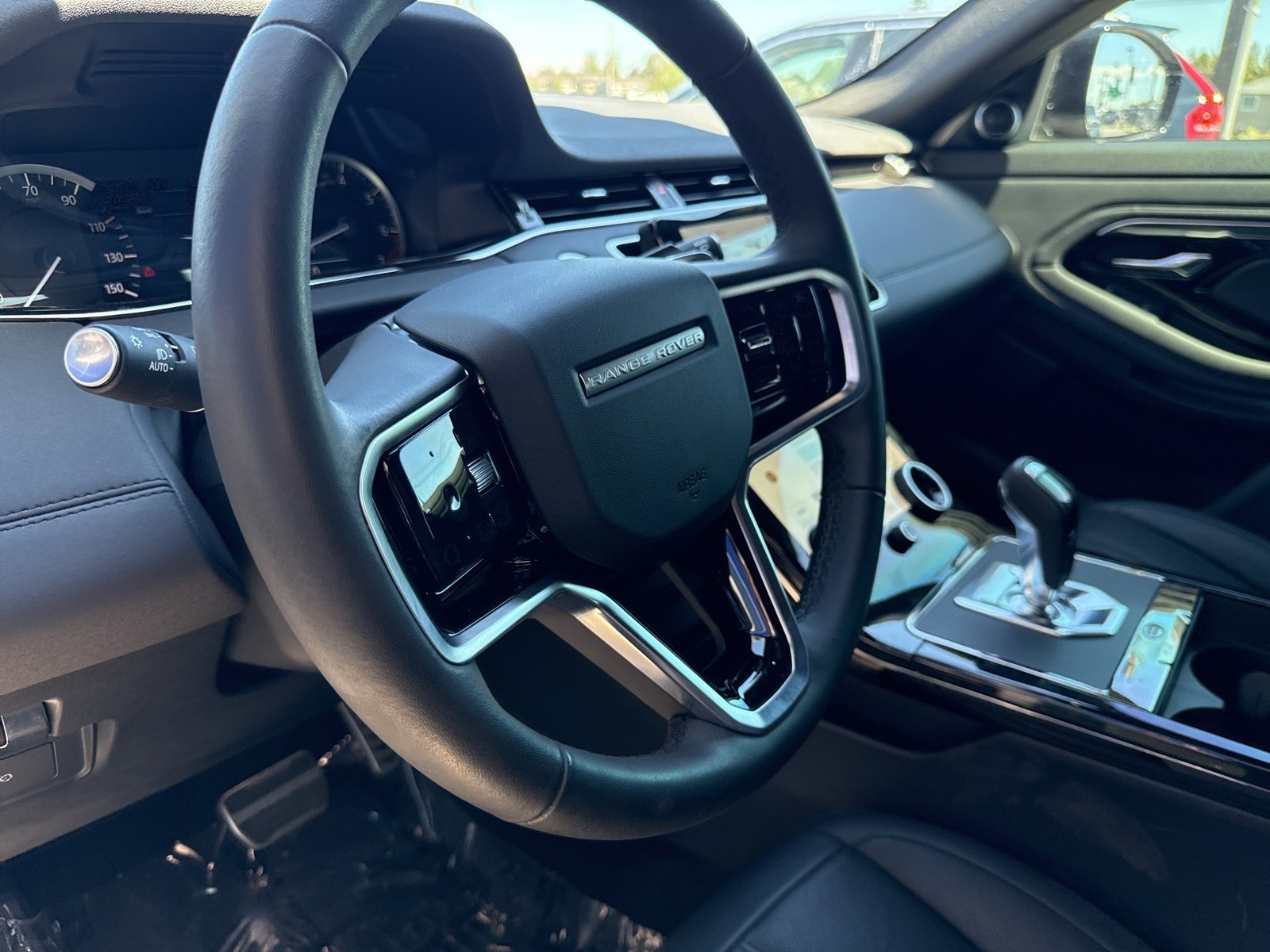 Used 2023 Land Rover Range Rover Evoque R-Dynamic SE image 18