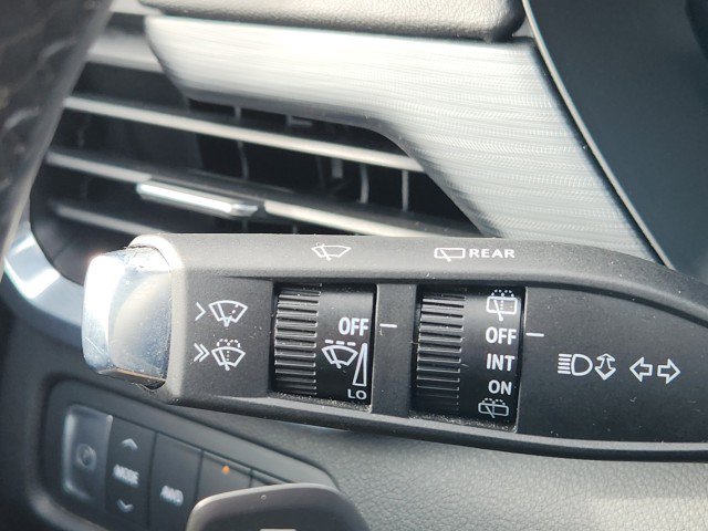 Used 2025 GMC Acadia Elevation image 40