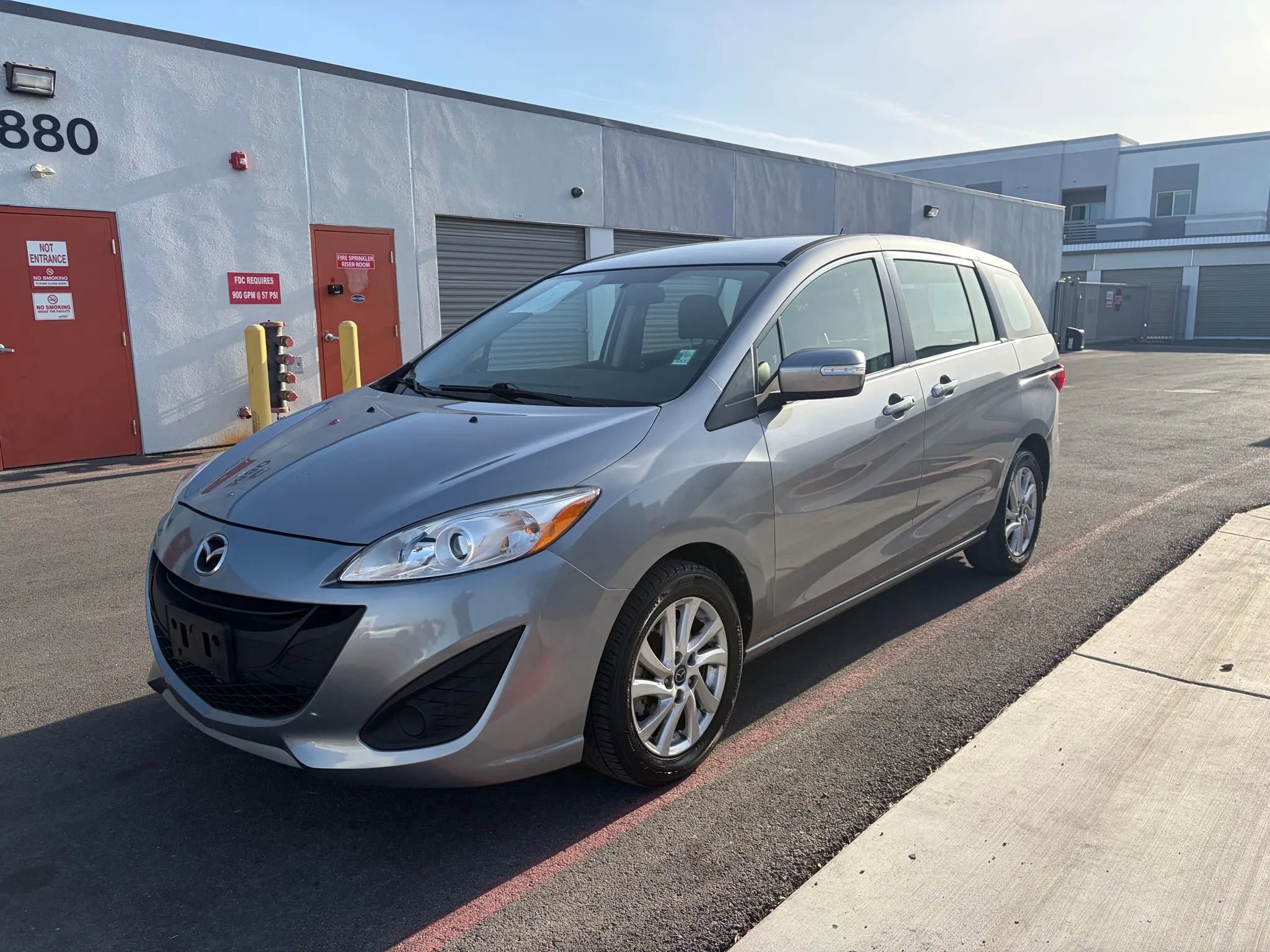 Used 2014 MAZDA MAZDA5 Sport image 2