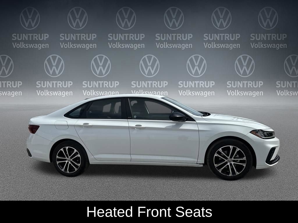 Used 2025 Volkswagen Jetta Sport image 7