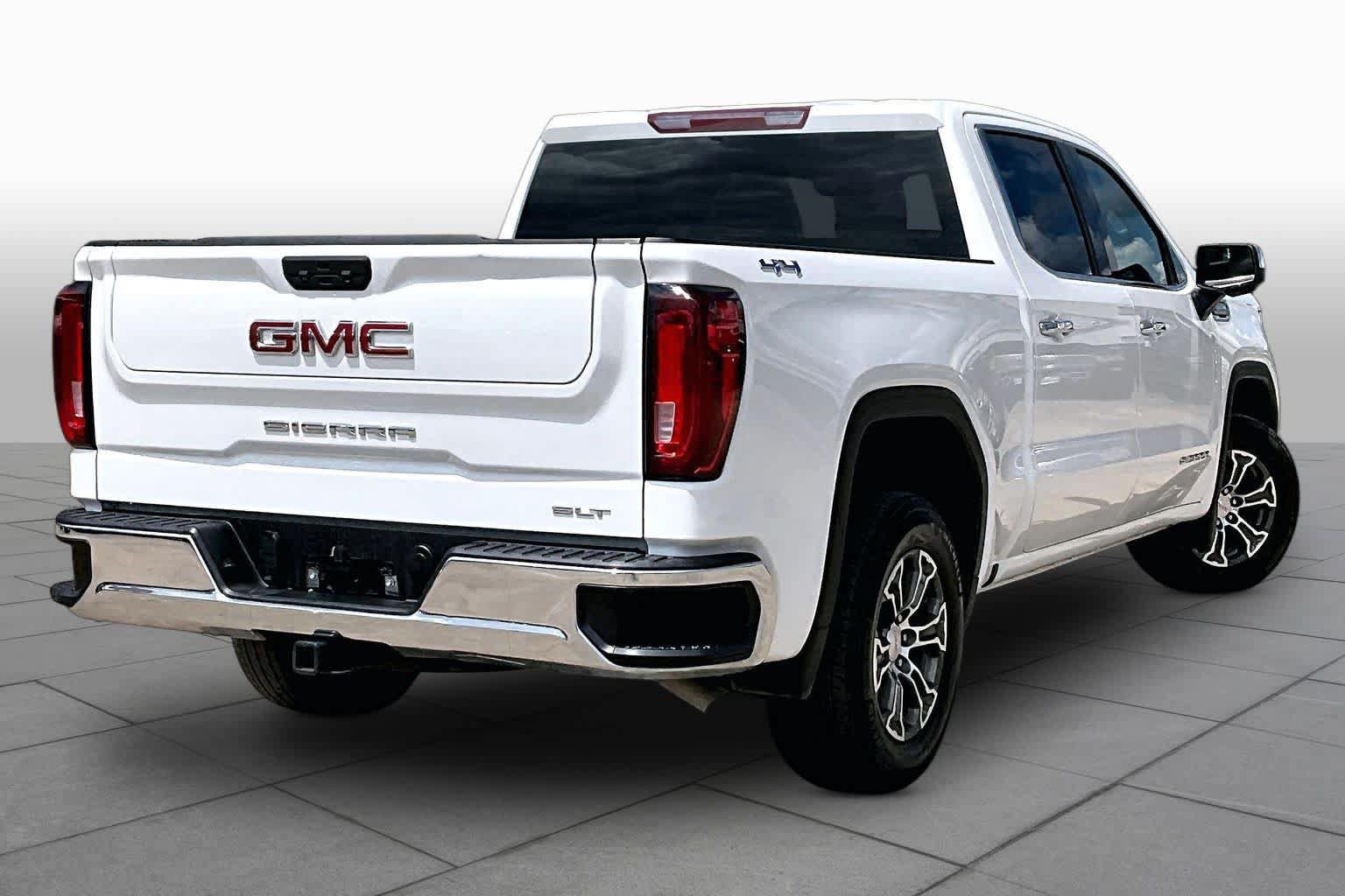 Used 2025 GMC Sierra 1500 SLT AWD/4WD image 13