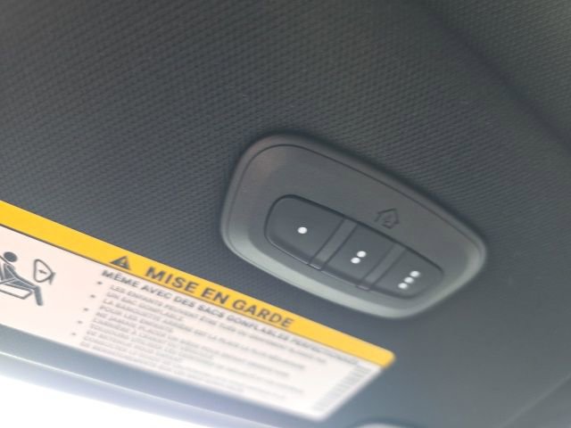 Used 2026 Chrysler Pacifica Premium image 34