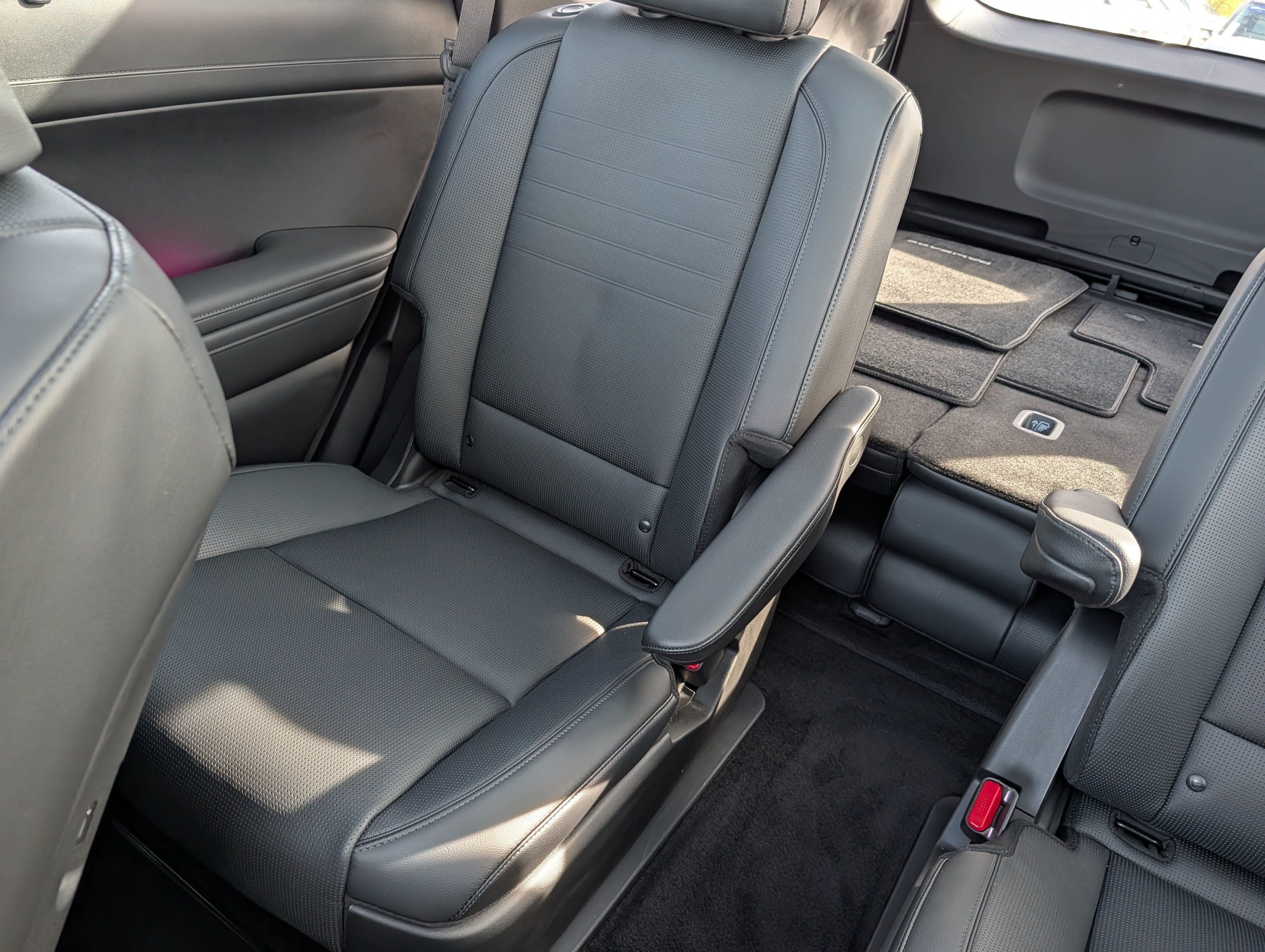 Certified 2026 Hyundai Palisade Limited AWD/4WD image 12