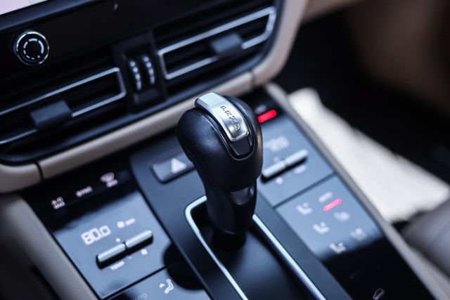 Used 2022 Porsche Macan AWD/4WD image 43