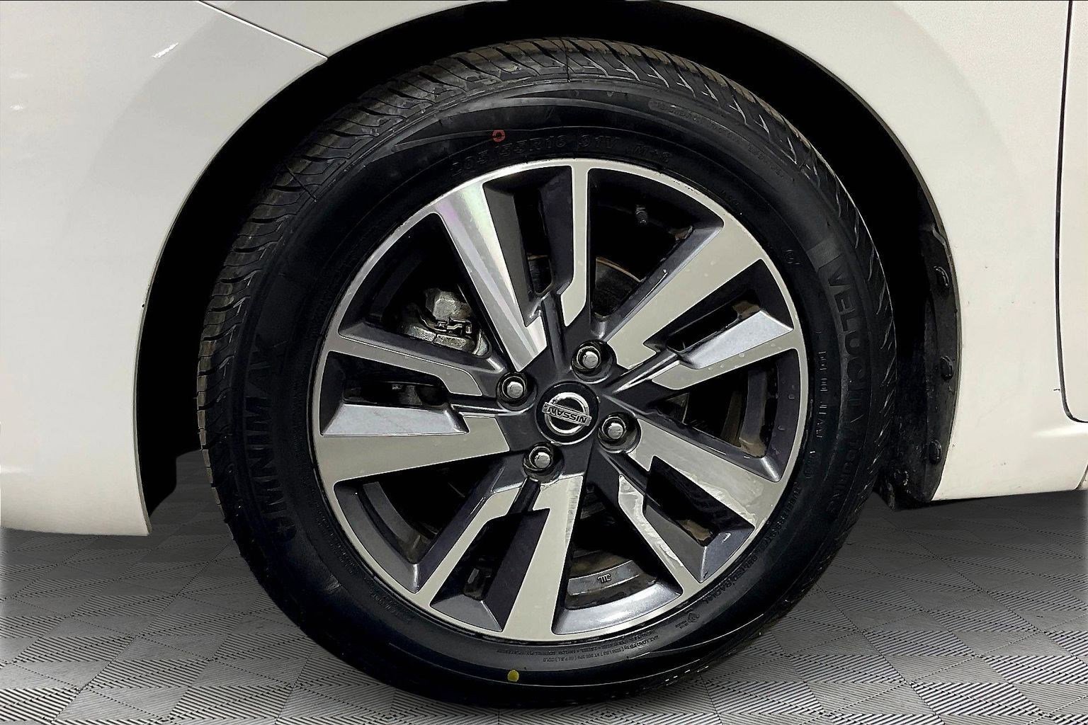 Certified 2020 Nissan Versa SV image 31