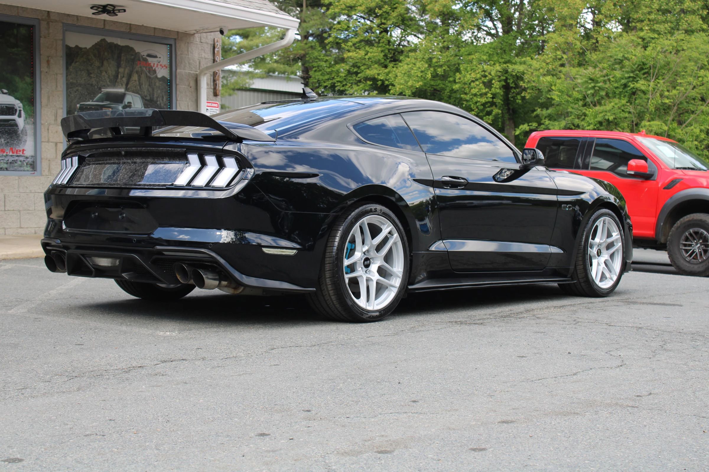 Used 2020 Ford Mustang GT RWD image 6
