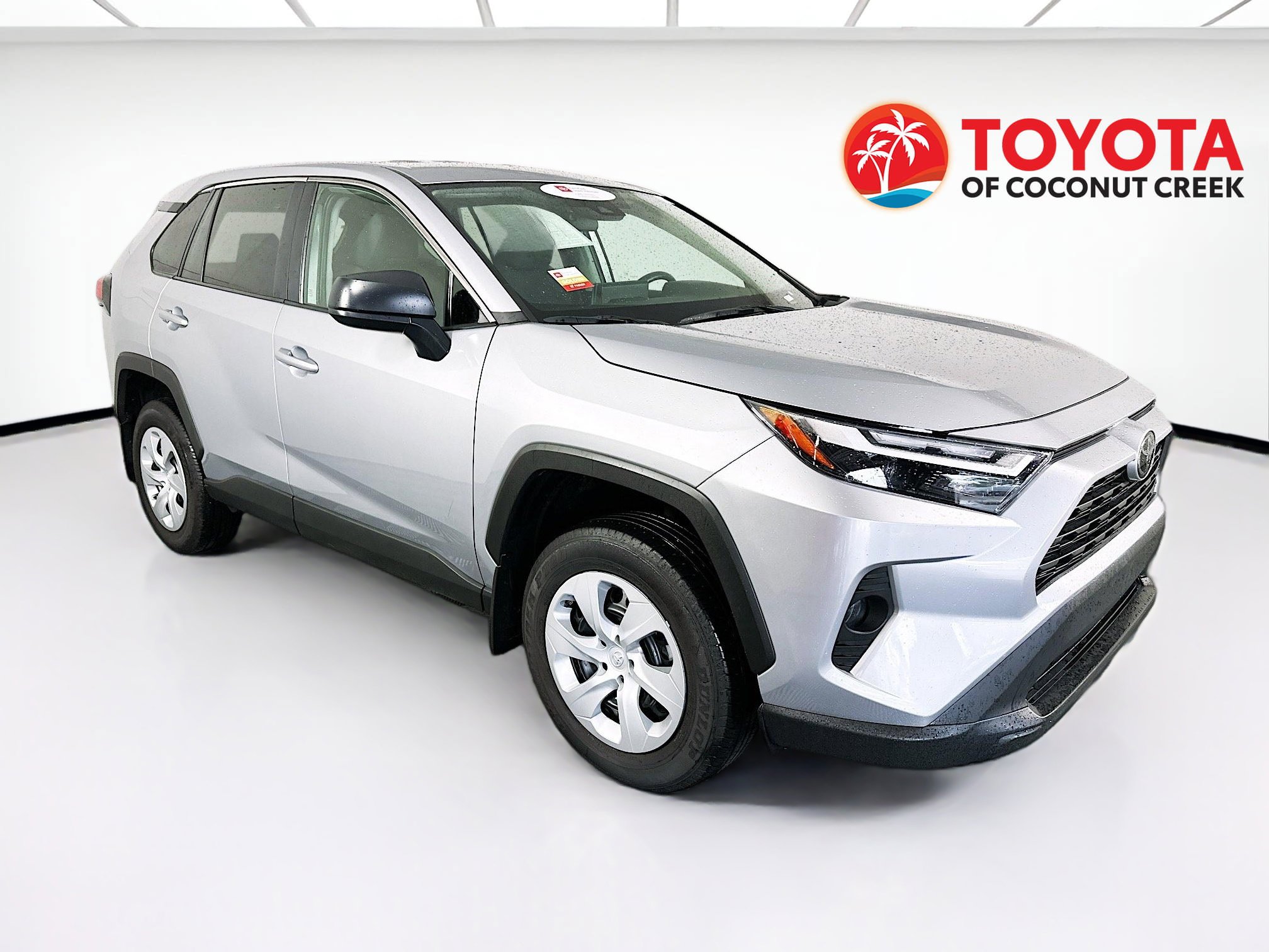 Used 2025 Toyota RAV4 LE FWD video 1