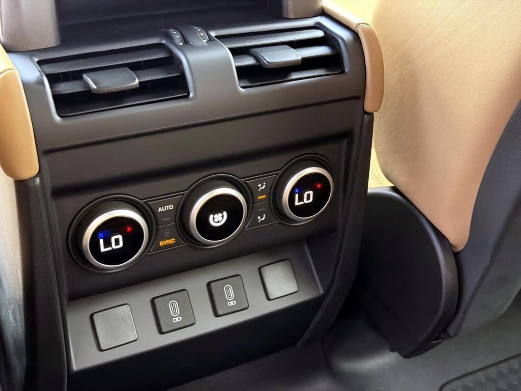 New 2026 Land Rover Defender 110 X-Dynamic SE AWD/4WD image 14
