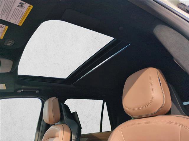 Used 2025 Lincoln Navigator Black Label image 16