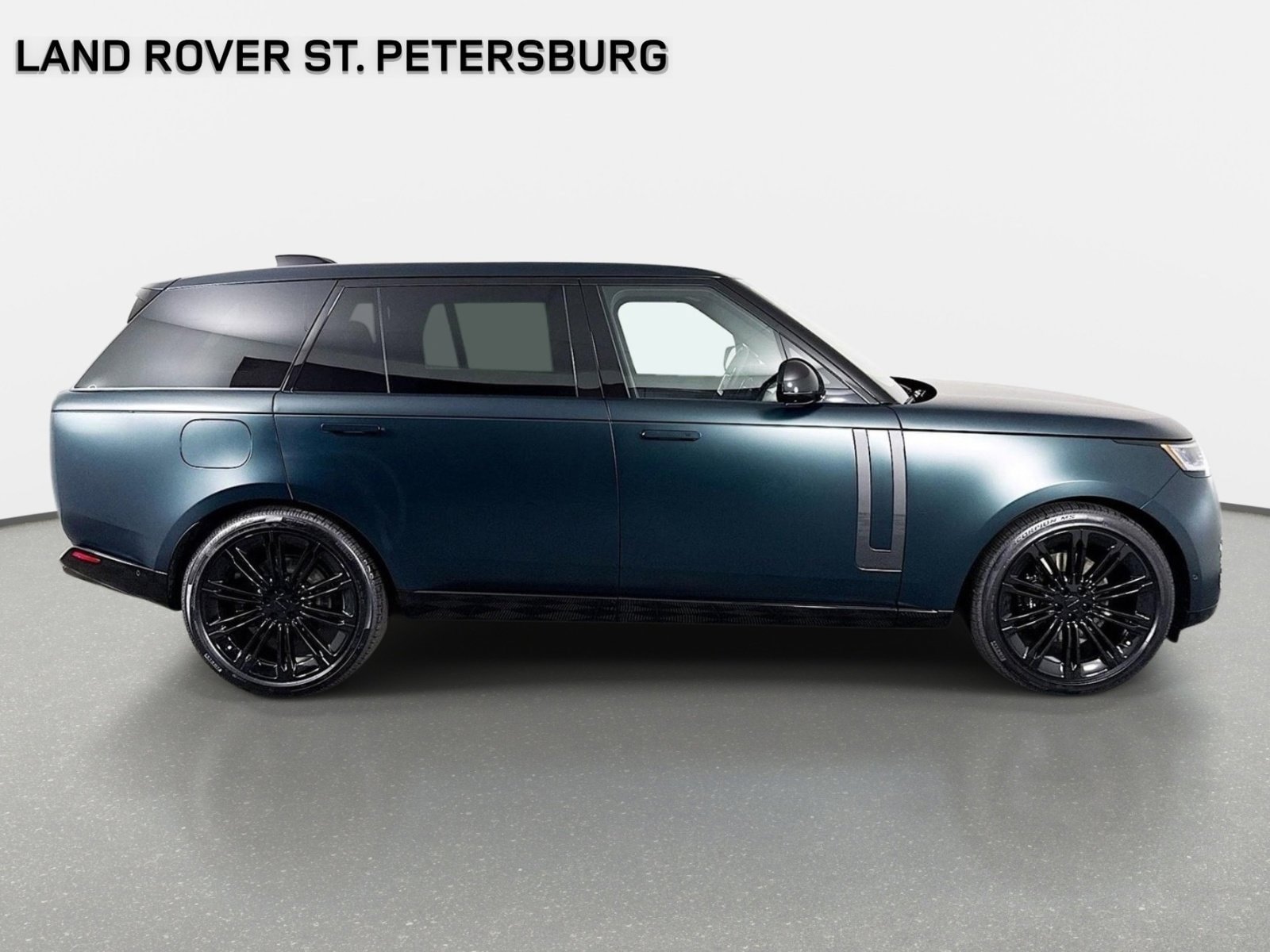 New 2026 Land Rover Range Rover Long Wheelbase SE AWD/4WD image 4