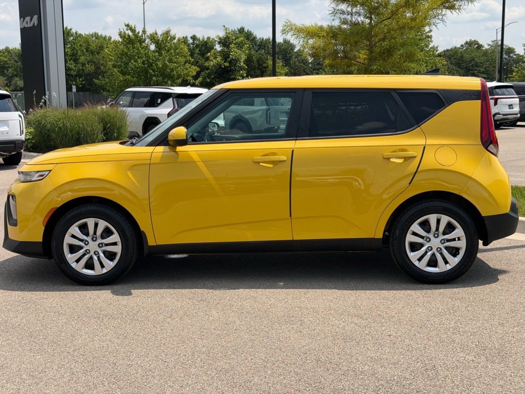 Used 2020 Kia Soul LX FWD image 3
