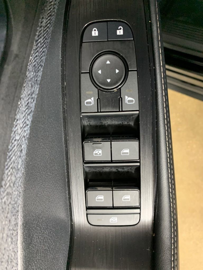 Used 2023 Nissan Rogue SV AWD/4WD image 17