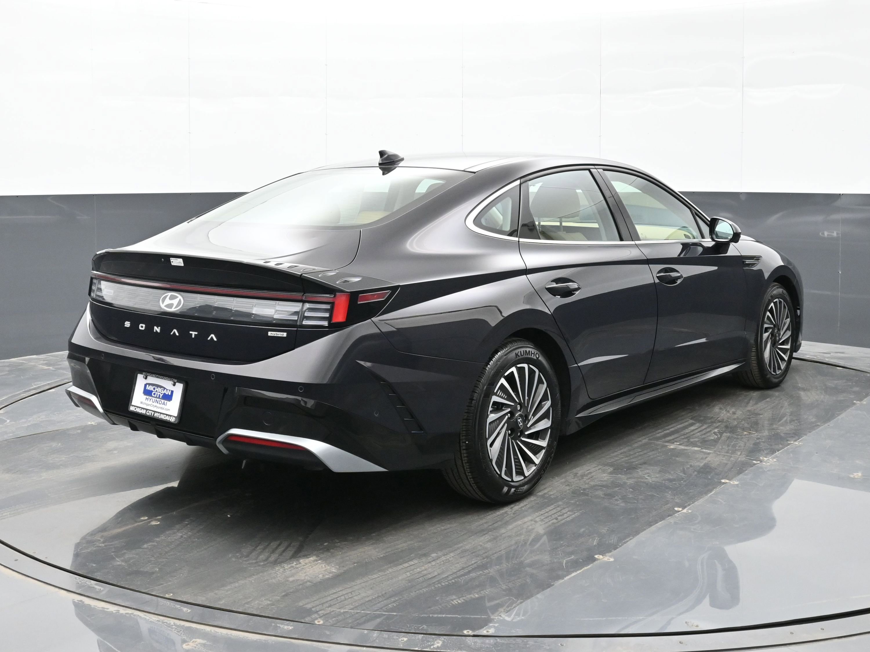 Certified 2025 Hyundai Sonata Limited image 8