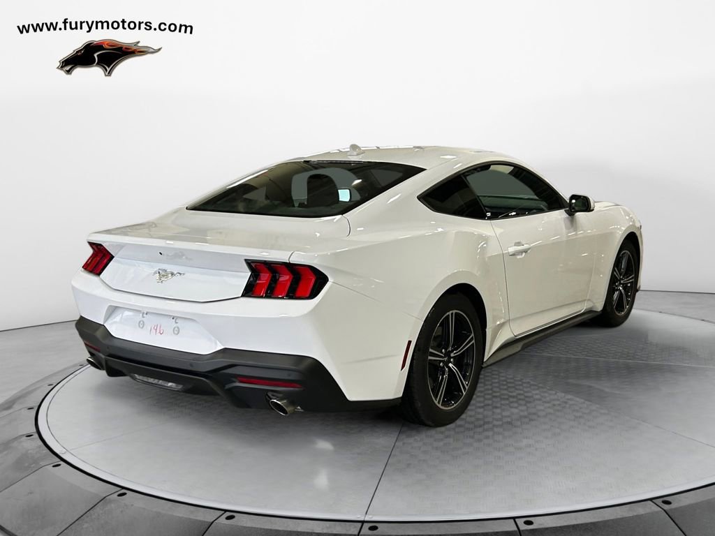 Used 2025 Ford Mustang Coupe image 3