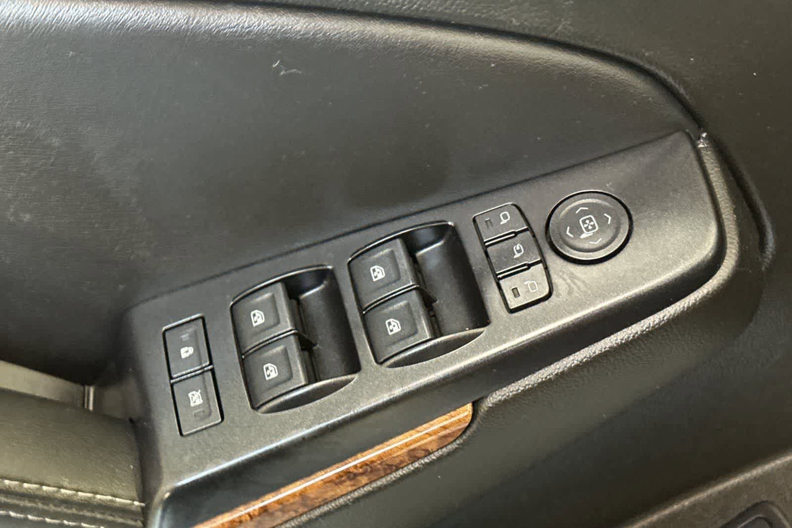 Used 2018 Chevrolet Tahoe Premier RWD image 14