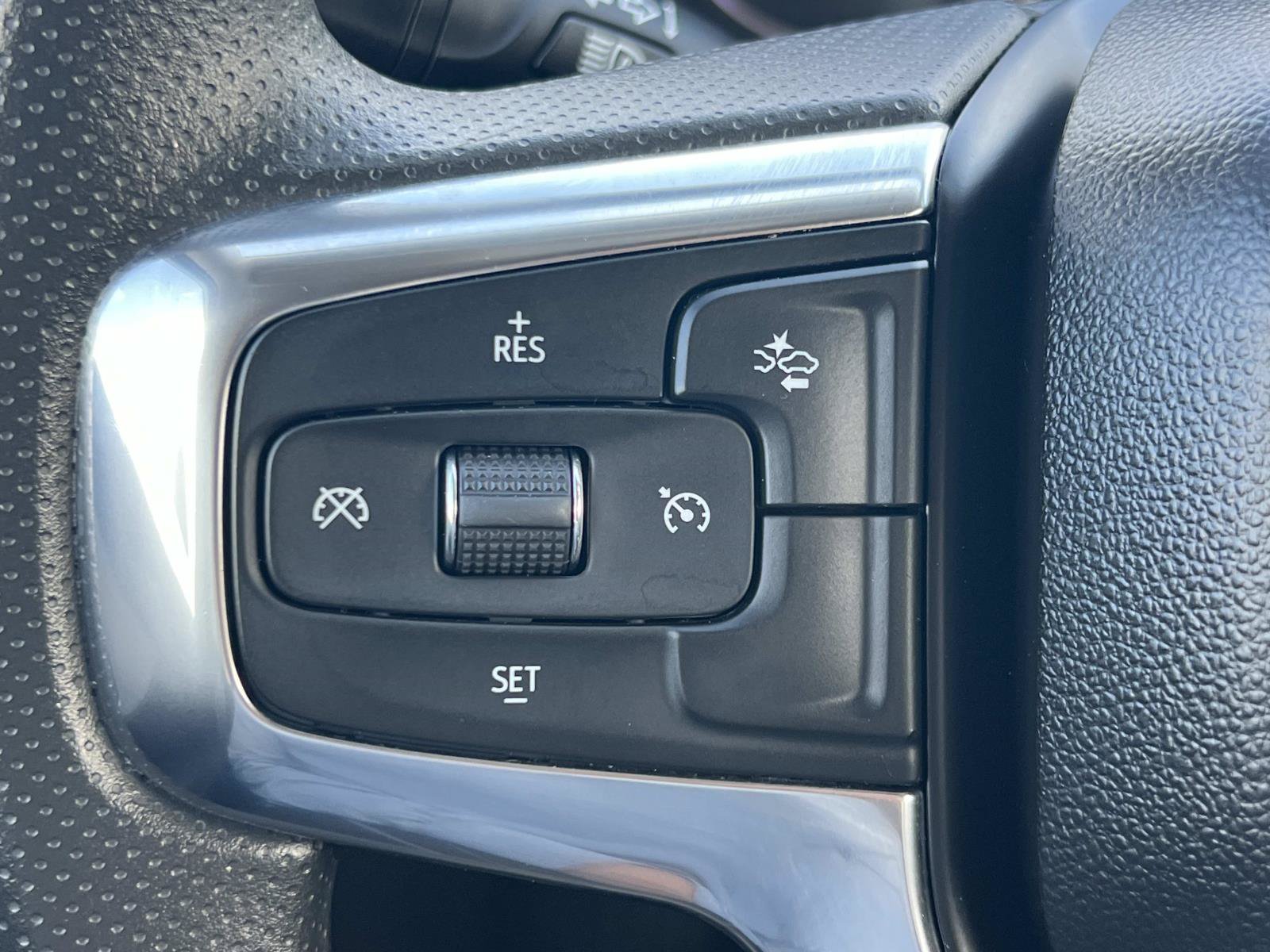 Used 2024 Chevrolet Blazer LT w/ Convenience Package FWD image 9