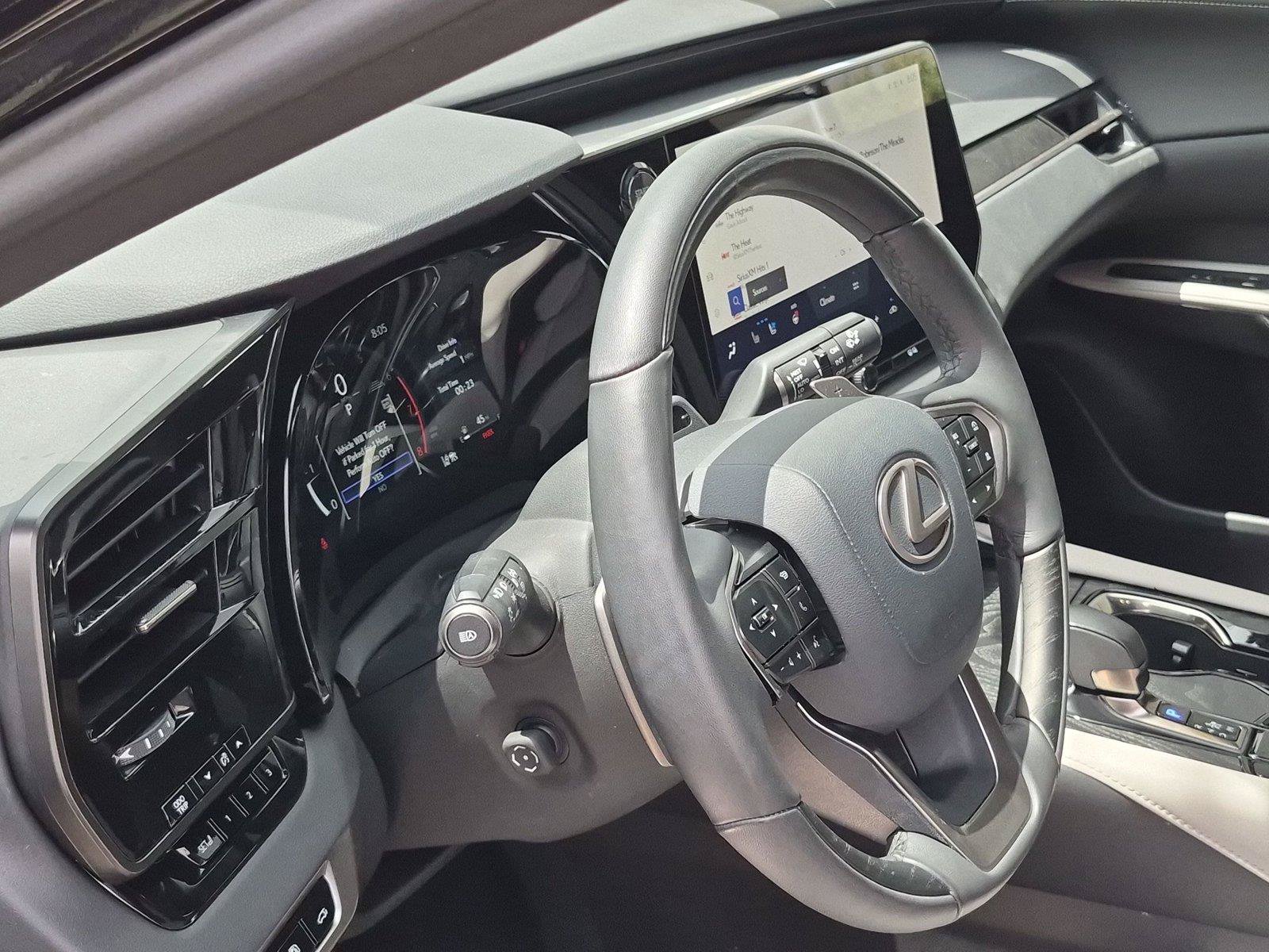 Used 2025 Lexus RX 350 Premium w/ Convenience Package FWD image 9