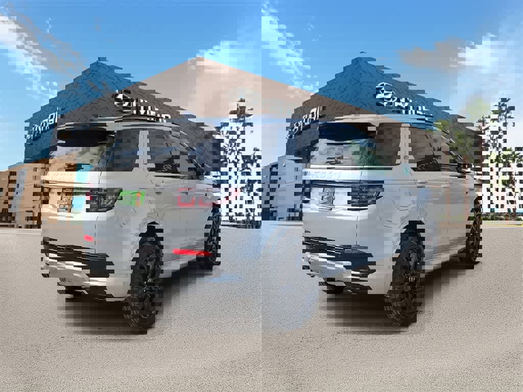 Used 2024 Land Rover Discovery Sport S image 3