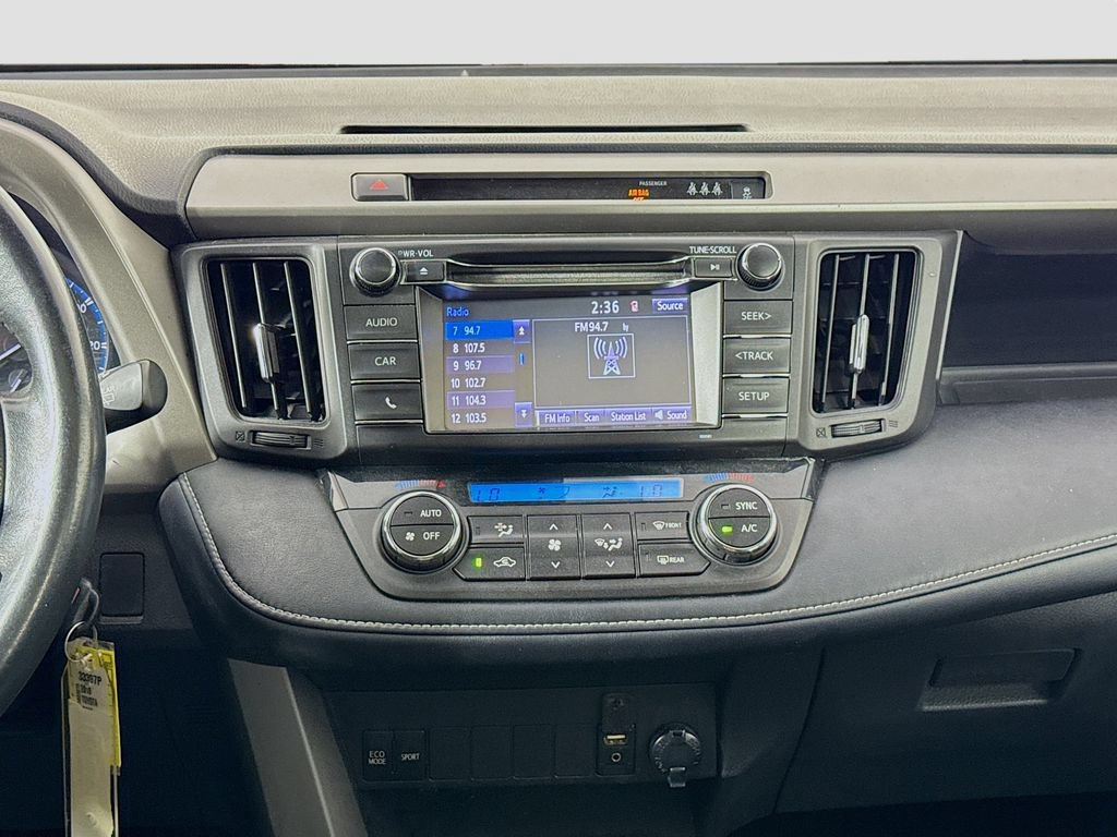 Used 2018 Toyota RAV4 XLE AWD/4WD image 25