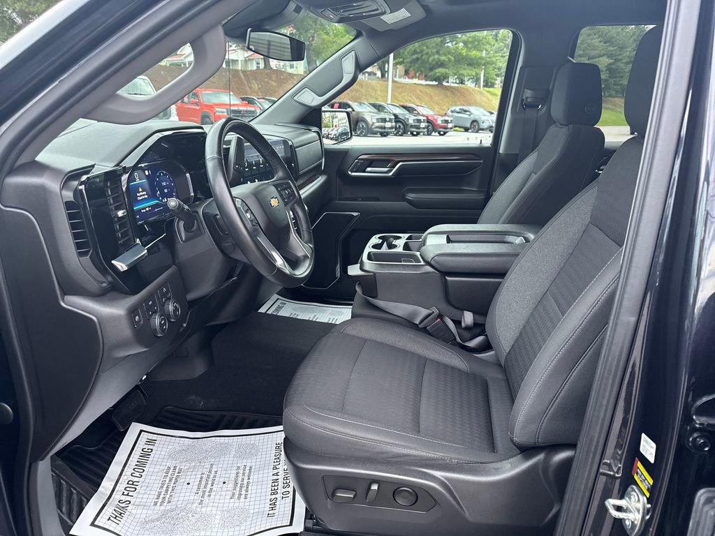 Used 2023 Chevrolet Silverado 1500 LT AWD/4WD image 10