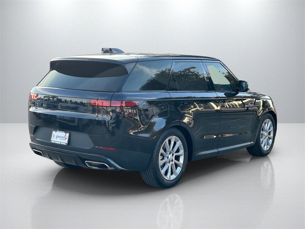 Used 2024 Land Rover Range Rover Sport SE image 5