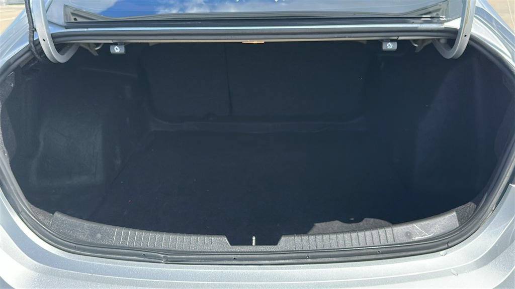 Used 2021 Chevrolet Malibu LT FWD image 33