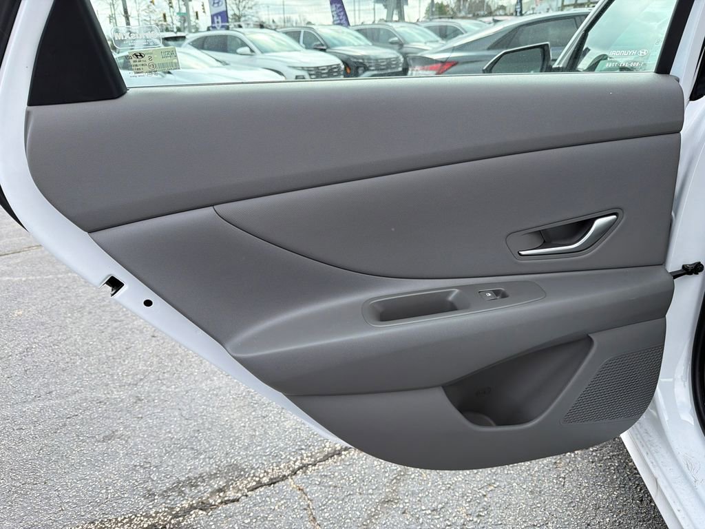 Used 2025 Hyundai Elantra SEL image 22