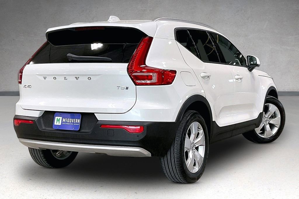 Used 2022 Volvo XC40 T5 Momentum w/ Climate Package AWD/4WD image 6
