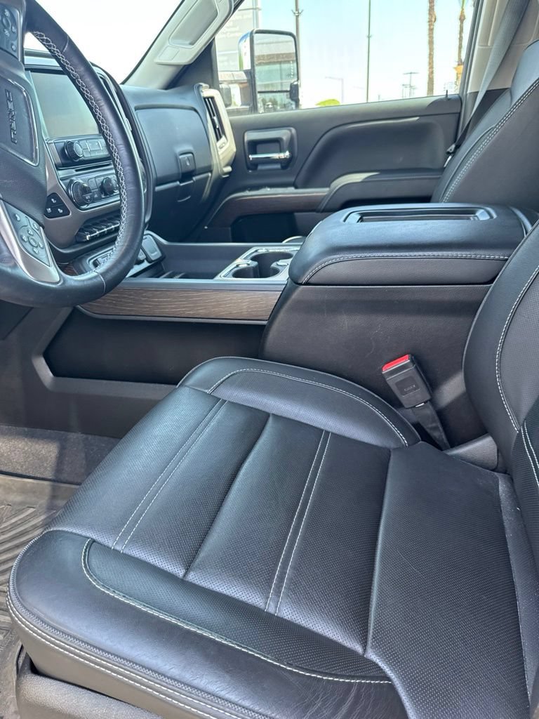 Used 2019 GMC Sierra 2500 Denali w/ Duramax Plus Package AWD/4WD image 8