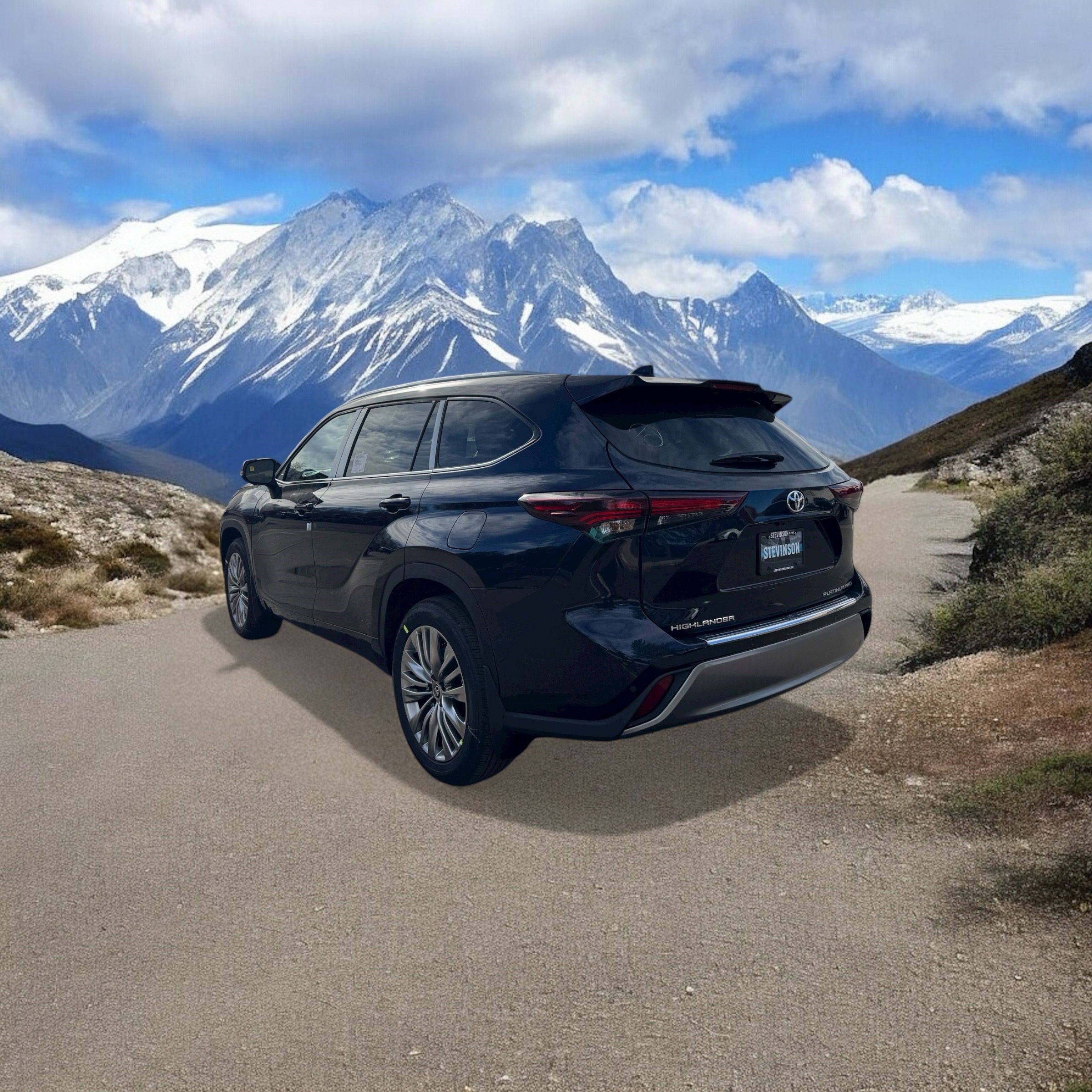 New 2026 Toyota Highlander Platinum AWD/4WD image 3