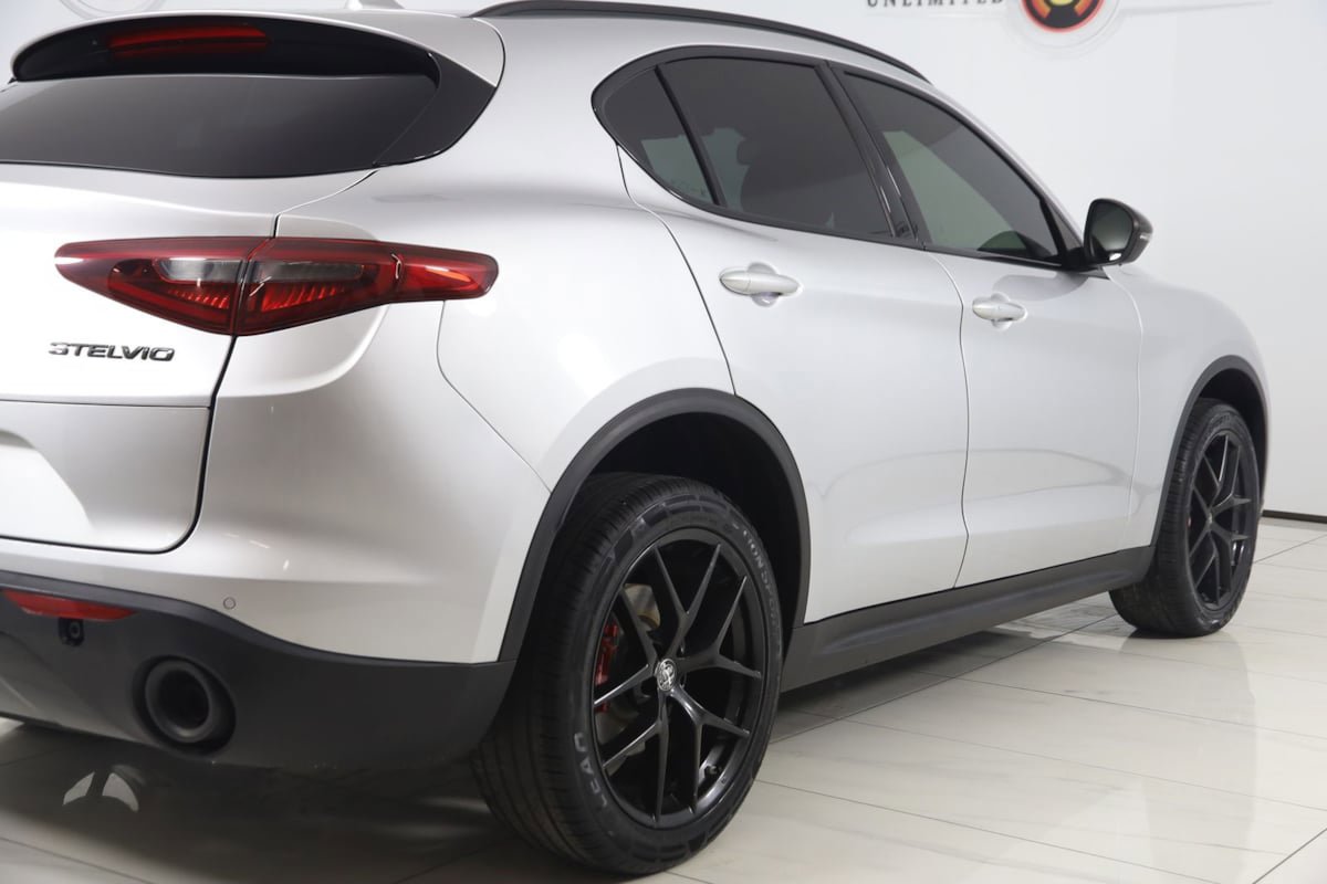 Used 2020 Alfa Romeo Stelvio w/ Nero Edizione RWD image 44