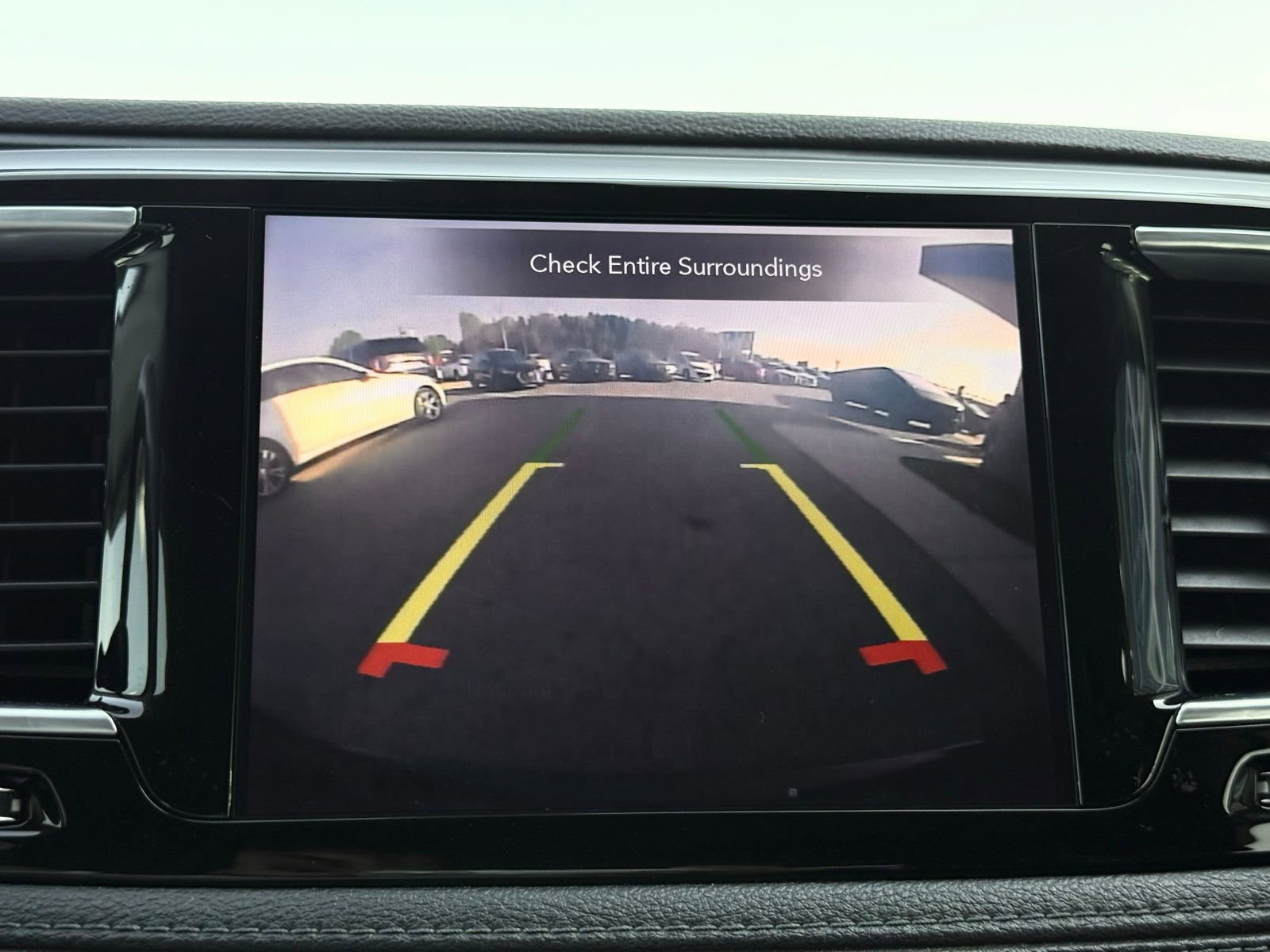 Used 2020 Chrysler Pacifica Limited FWD image 43