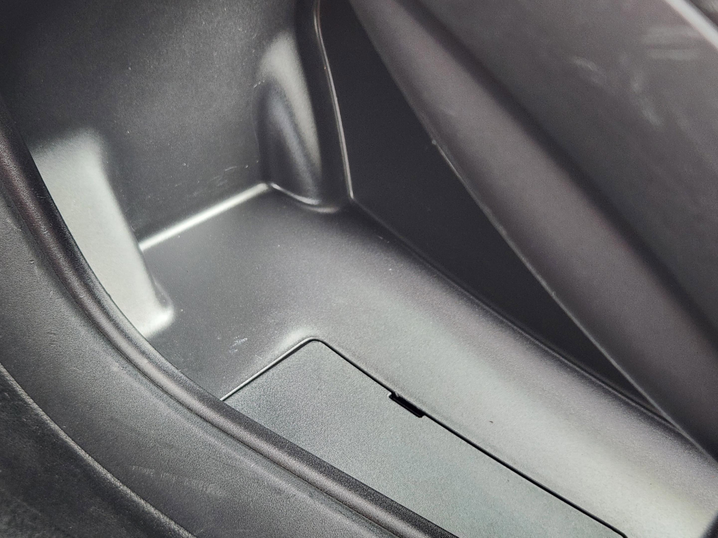 Used 2016 Chrysler 200 C w/ Premium Group image 16