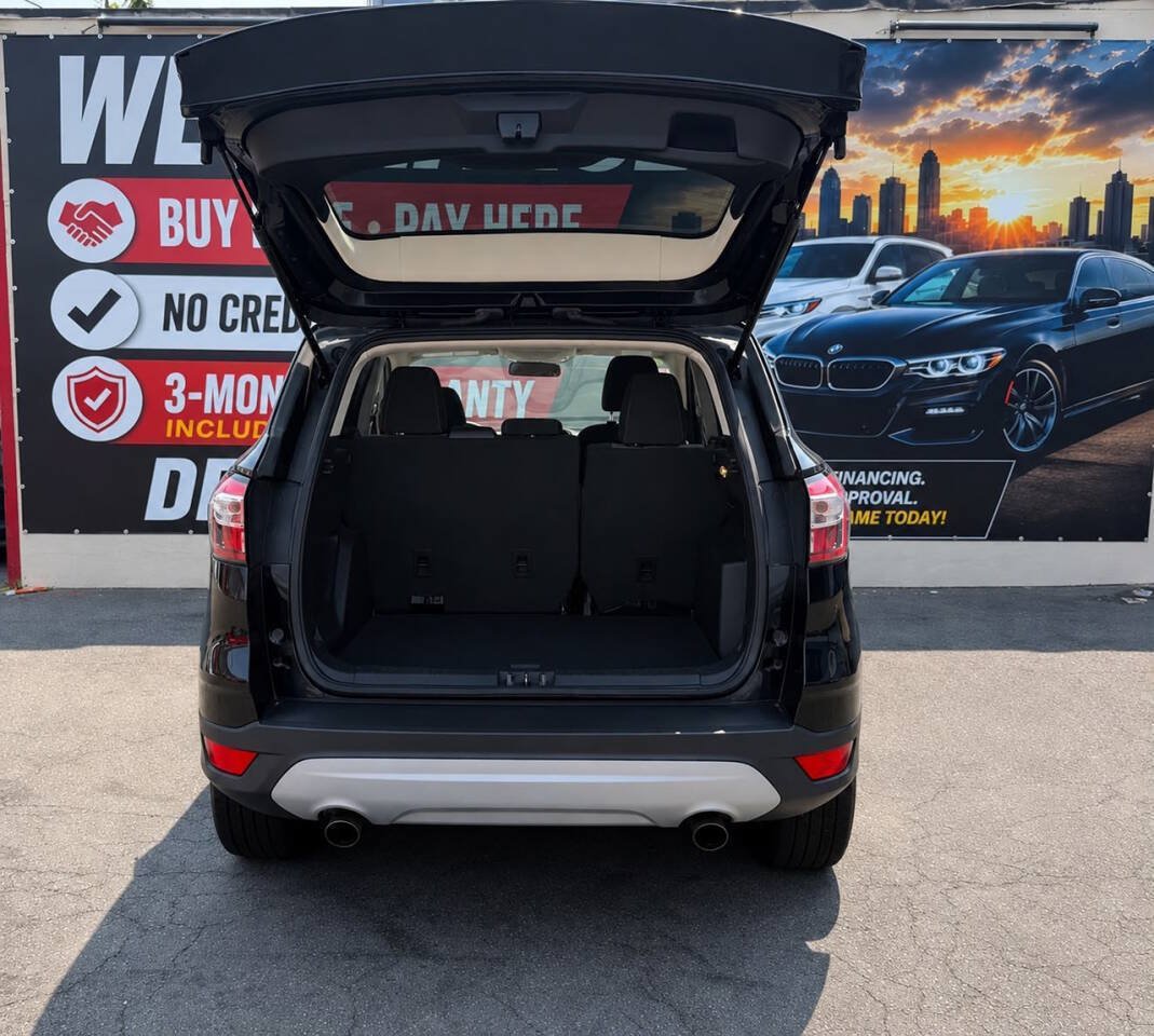 Used 2017 Ford Escape SE AWD/4WD image 16
