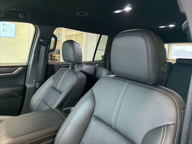 Used 2025 GMC Acadia Elevation w/ Elevation Premium Package AWD/4WD image 15