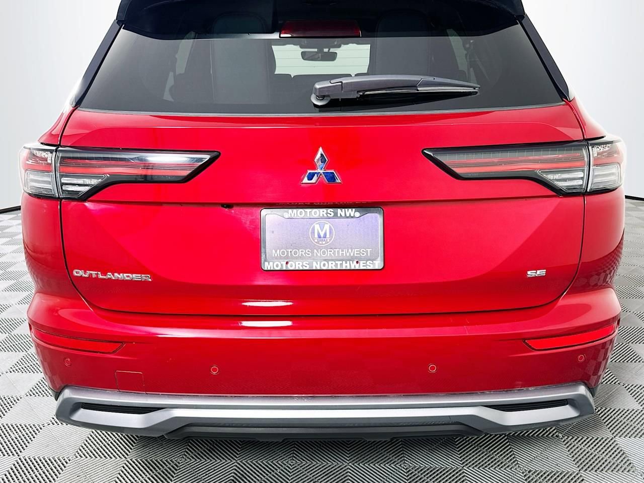 Used 2025 Mitsubishi Outlander SE image 21