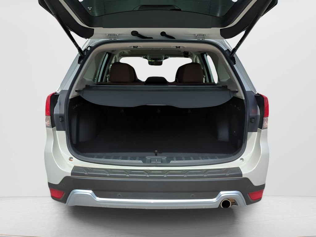 Used 2022 Subaru Forester Touring image 5