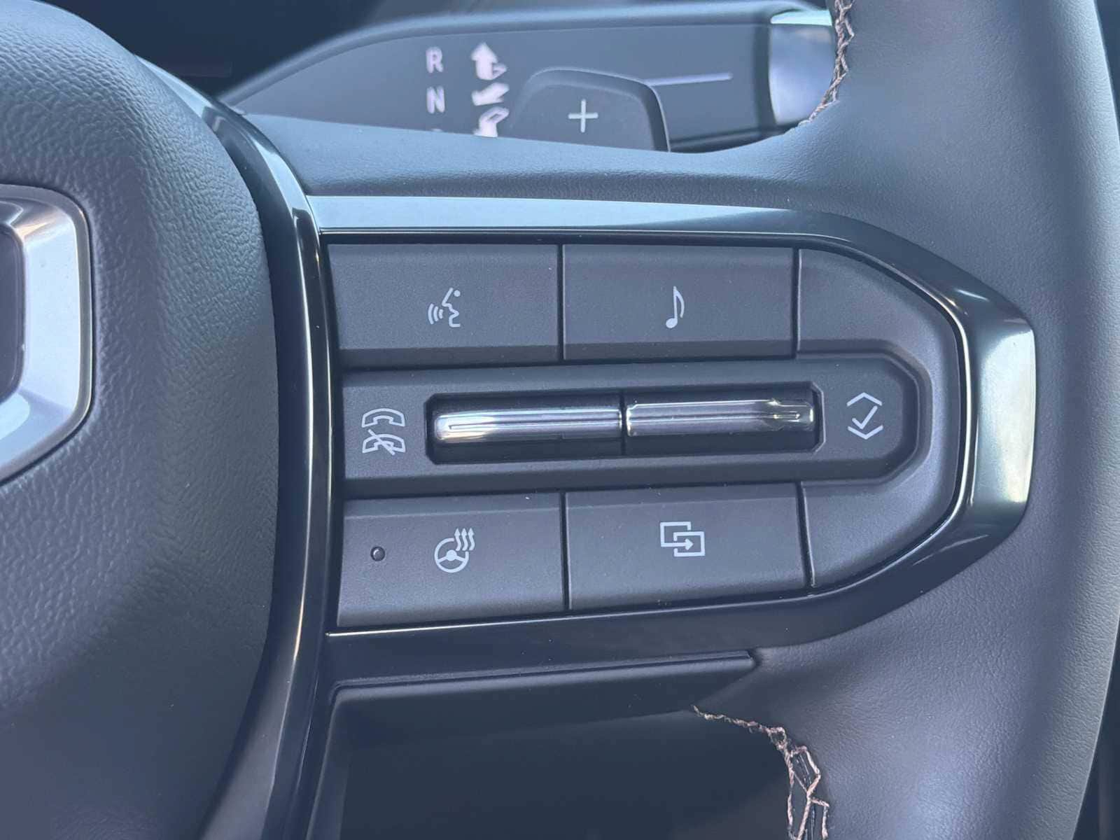 New 2026 GMC Yukon AT4 w/ AT4 Premium Package AWD/4WD image 10
